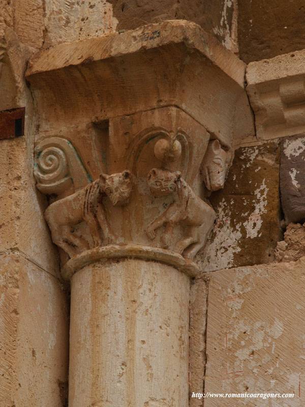 CAPITEL DEL LADO SUR DEL PRESBITERIO CENTRAL